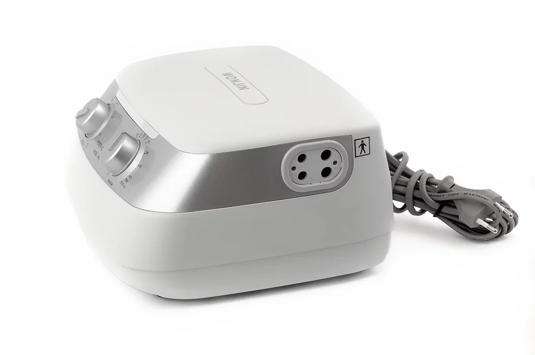 Szare urządzenie Power Q1000 Plus - od boku