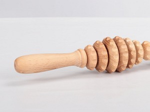 Drewniany roller do masażu ciała
