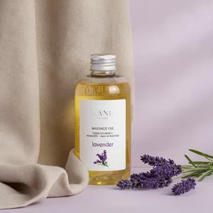 plastikowa, przeźroczysta buteleczka